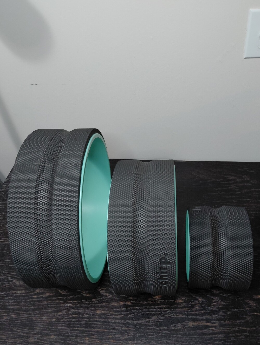 3 Chirp Wheels W/ Case, Black Teal Textured Wheels 4 Back Relaxation Stretching